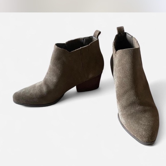 Crown Vintage Tan Ankle Booties - Picture 2 of 6